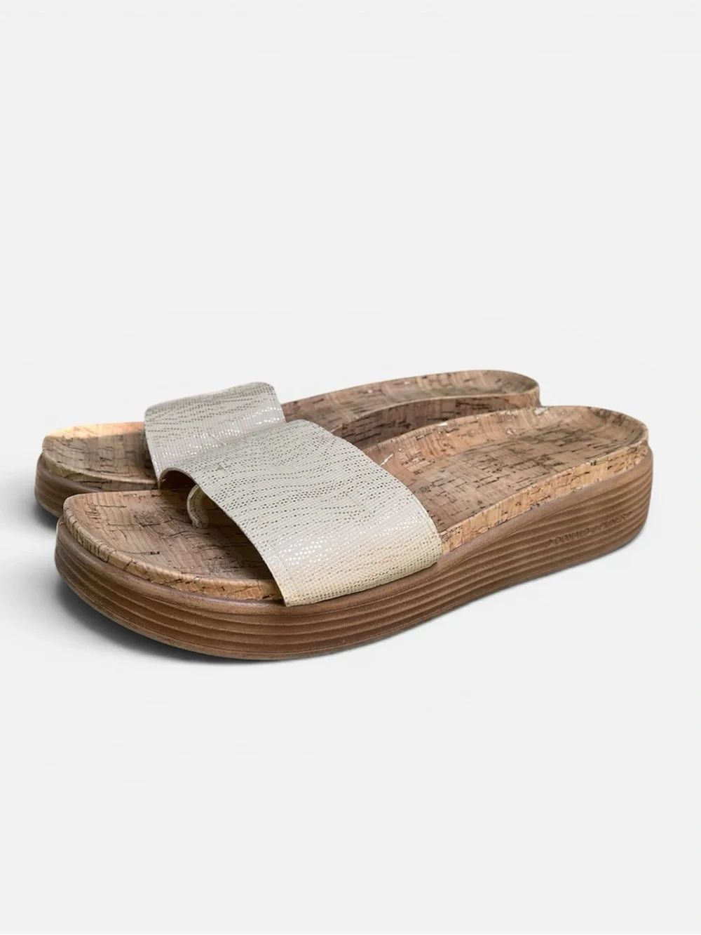 Donald J Pliner “Fiji” Flatform Slide Thong Sandal  in Gold Fleck Cork Sz 9